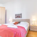 Simple Apartment Near Wiener Stadthalle