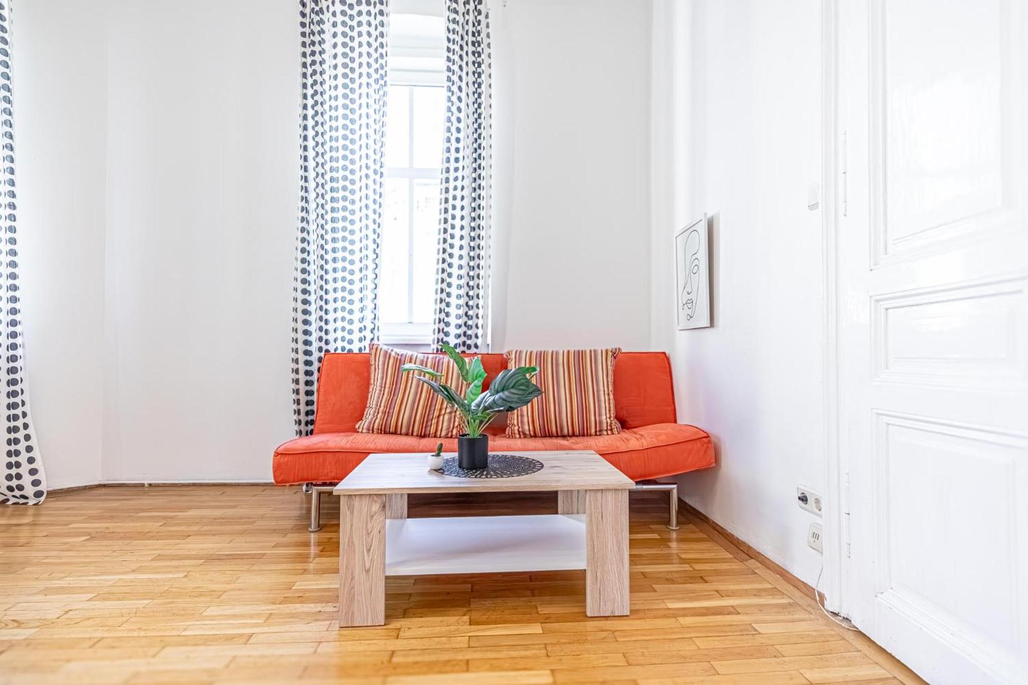 Apartament Simple Near Wiener Stadthalle Wiedeń
