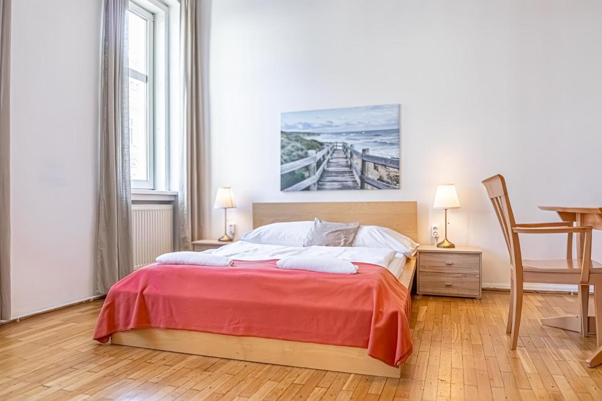 Apartament Simple Near Wiener Stadthalle Wiedeń